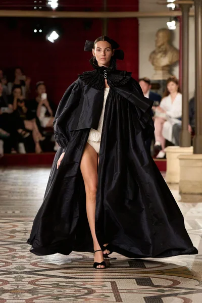 Look 1